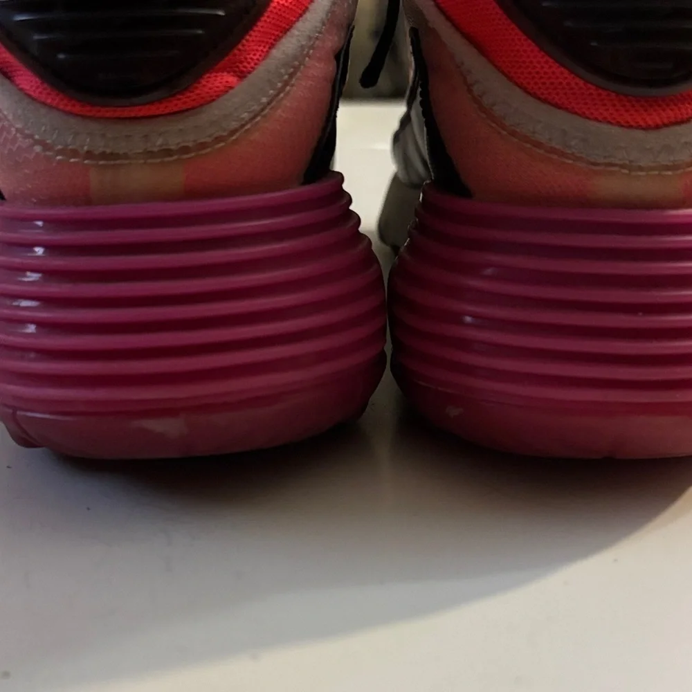 Nike Air Max 2090 Women’s Iced Lilac Fire Pink CK2612-500 size 7.5 *Flaws